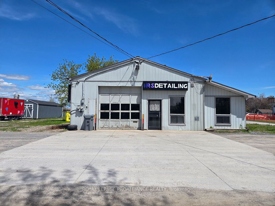 323 Dundas Street E, Quinte West, ON K8V 5W5