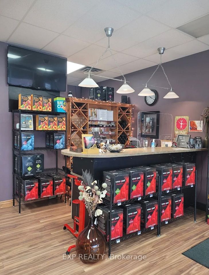 645 Westmount Road E, Kitchener, ON N2E 3S3