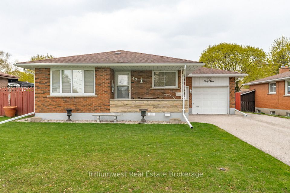 Detached at 43 Tupper Crescent, Kitchener, ON N2B 2Y1, Kitchener