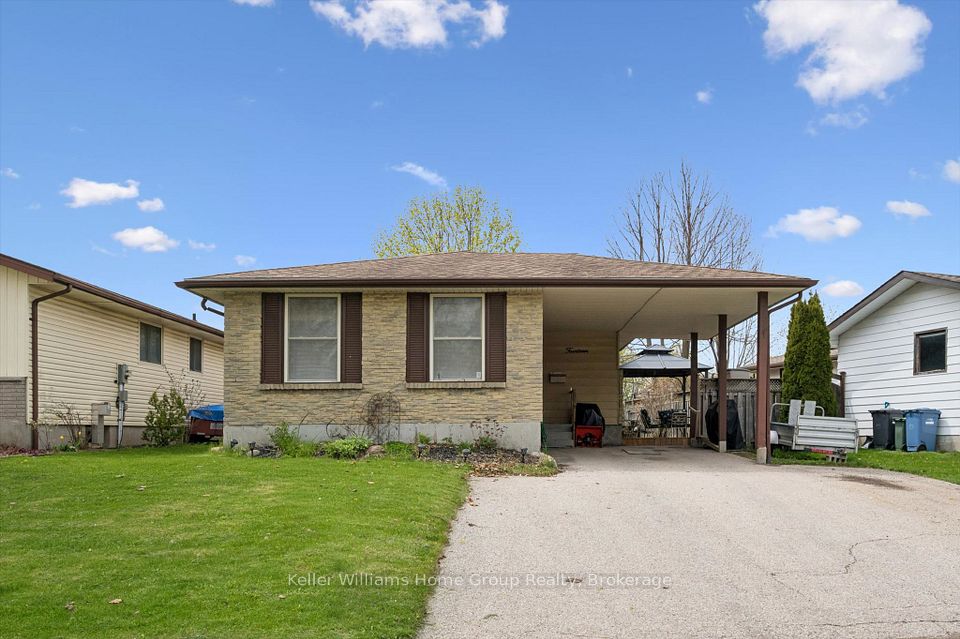 Detached at 14 Muskoka Drive, Guelph, ON N1E 3M7, Guelph