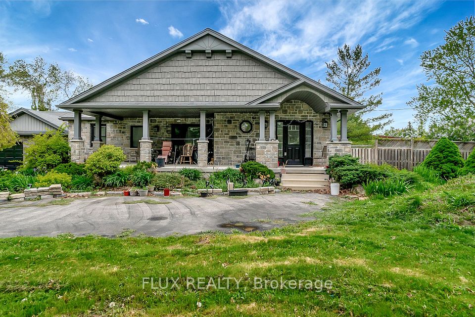 Detached at 1392 Doon Village Road, Kitchener, ON N2P 1A5, Kitchener