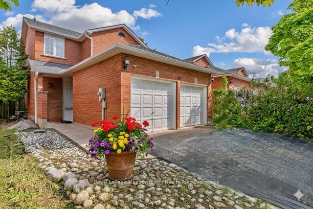 Att/Row/Townhouse at 44 Corbett Street, Cambridge, ON N1T 1V5, Cambridge