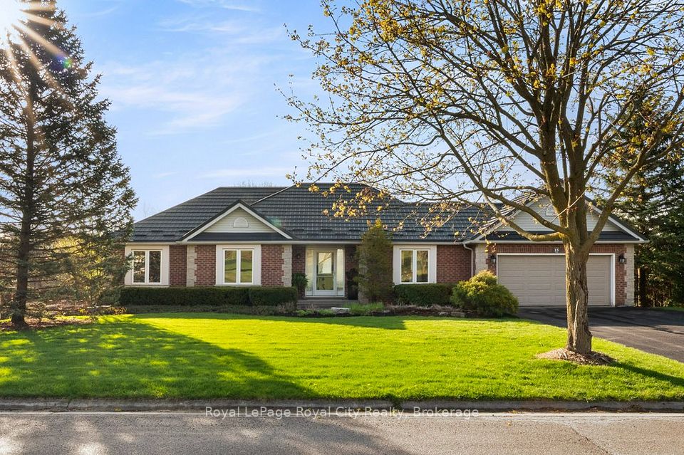Detached at 15 Manresa Court, Guelph/Eramosa, ON N1E 0N8, Guelph/Eramosa