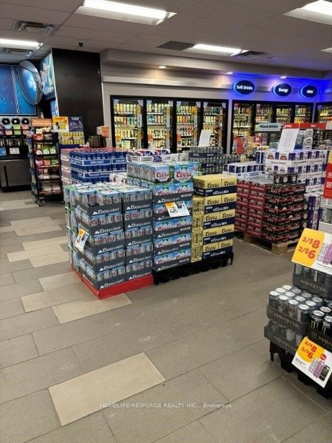 210 Mohawk Road E, Hamilton, ON L9A 2H6