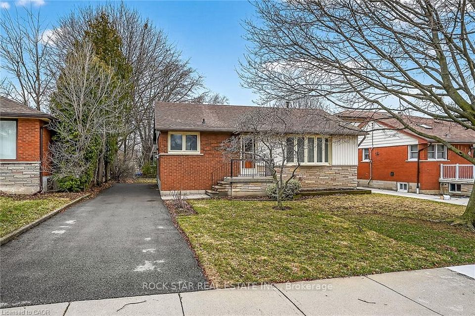 Detached at 134 West 28th Street, Hamilton, ON L9C 5B2, Hamilton