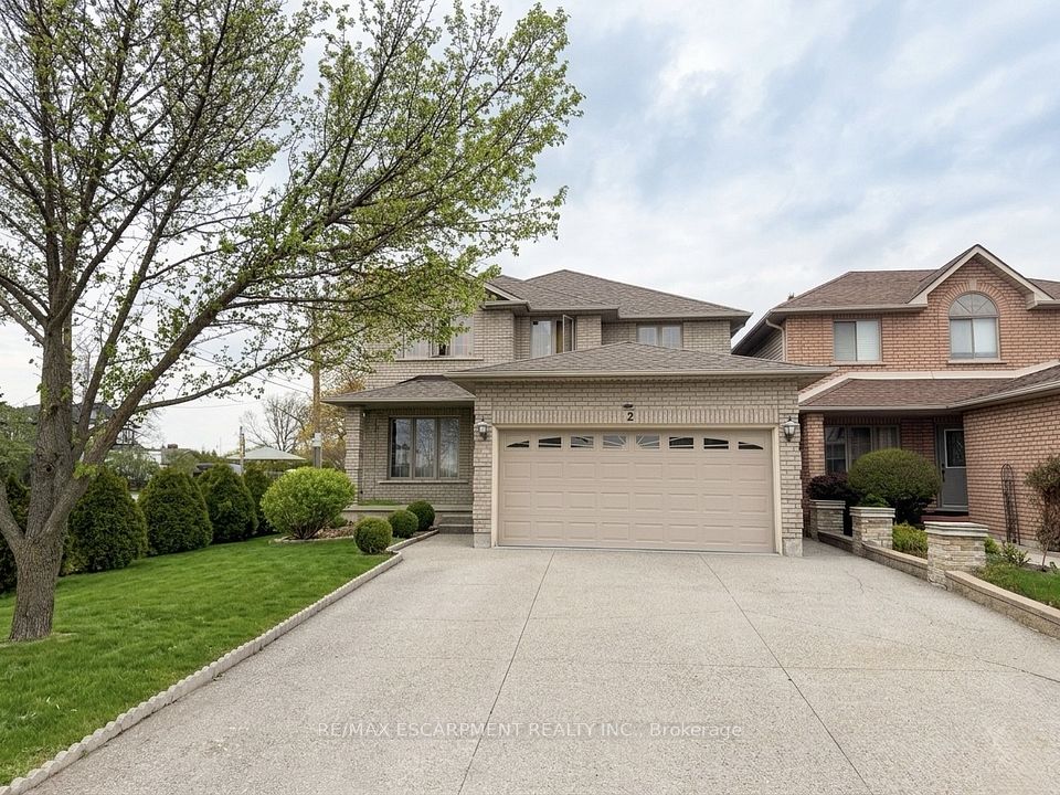 Detached at 2 PINERIDGE Drive, Hamilton, ON L9A 5K2, Hamilton