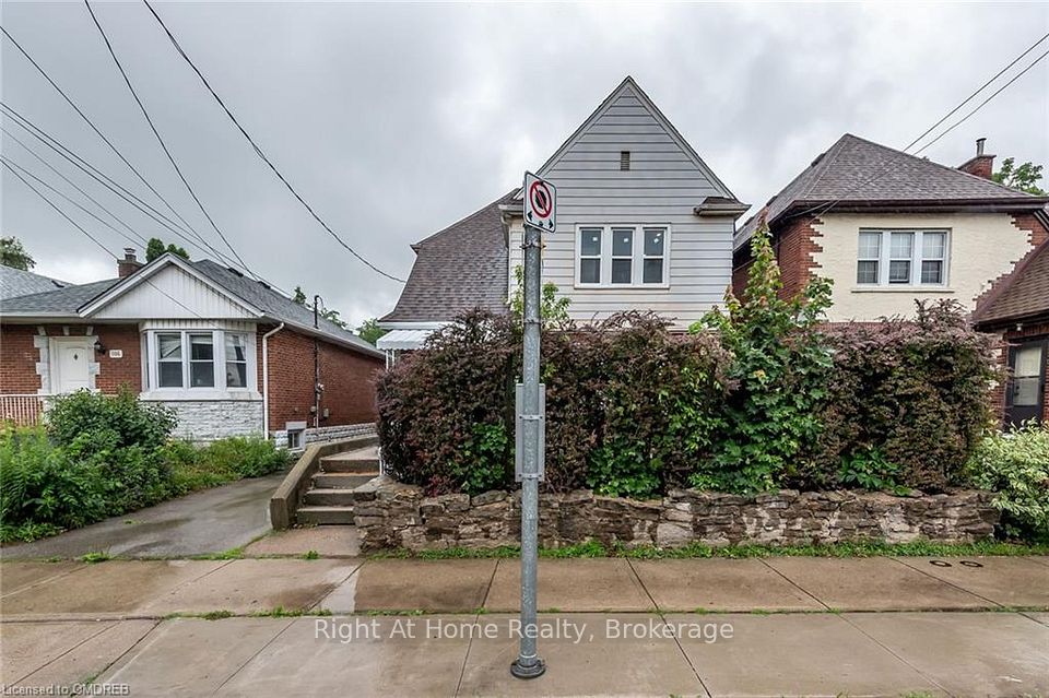 Detached at 104 LONGWOOD Road S 2 Room #1, Hamilton, ON L8S 1S6, Hamilton