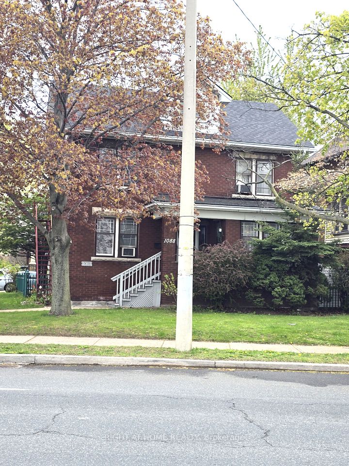 Detached at 1088 King Street E, Hamilton, ON L8M 1E3, Hamilton