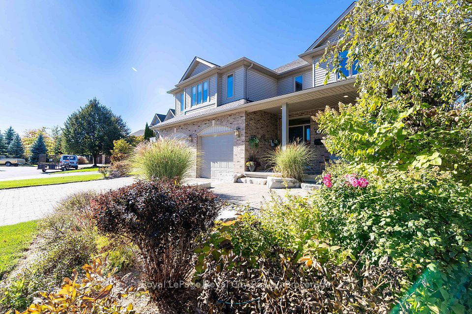 Detached at 8 Zaduk Place, Guelph, ON N1G 0A7, Guelph