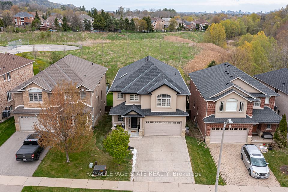 Detached at 67 Newcombe Road, Hamilton, ON L9H 7T3, Hamilton