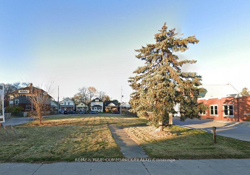 1567 Ouellette Avenue, Windsor, ON N8X 1K5