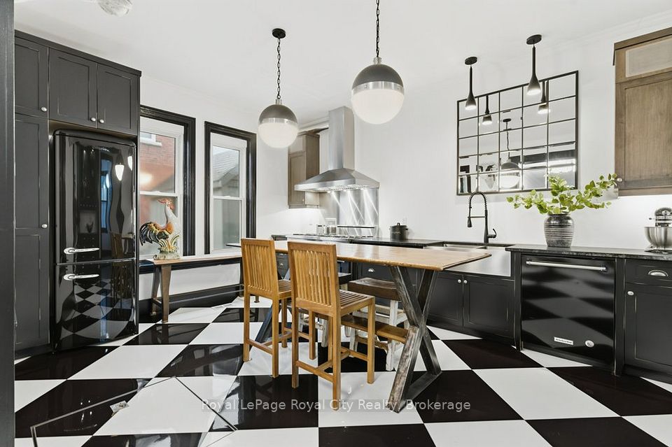 Detached at 554 Woolwich Street, Guelph, ON N1H 3Y2, Guelph