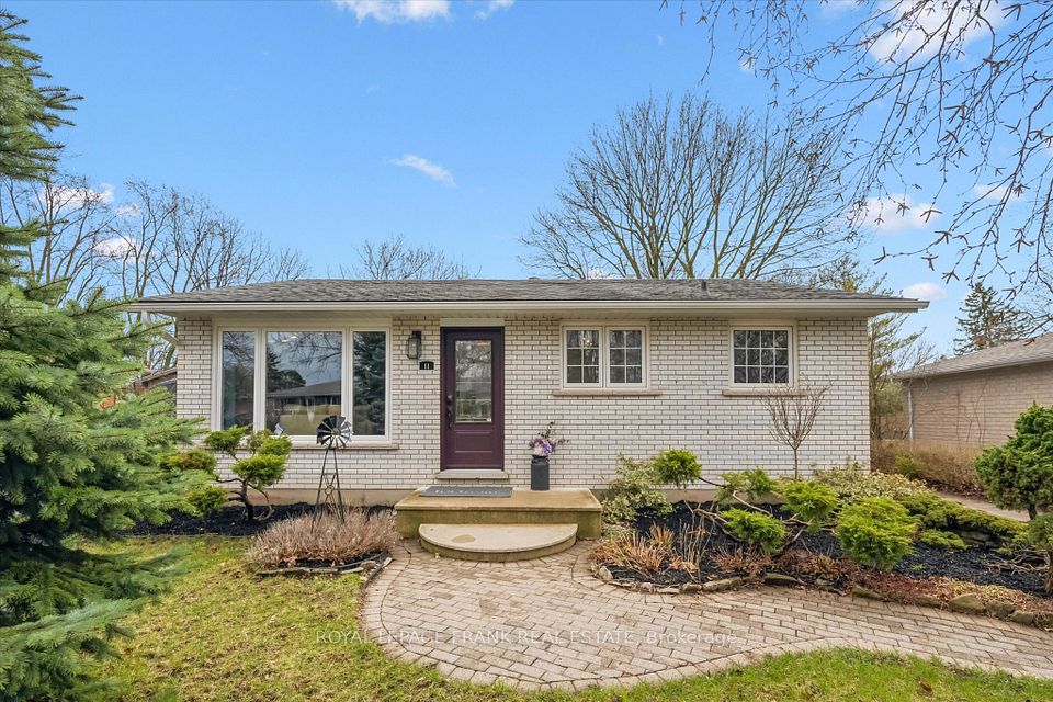 Detached at 11 Argyle Drive, Guelph, ON N1G 2P1, Guelph
