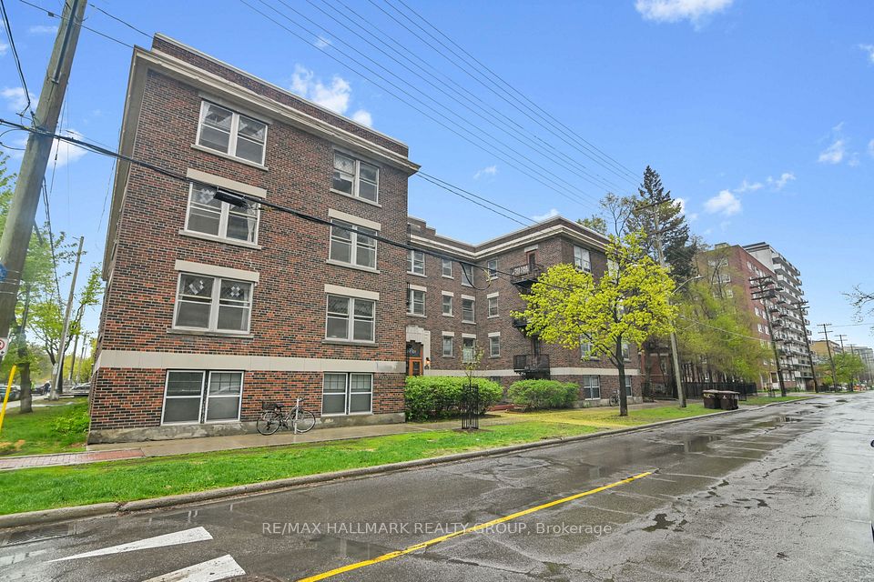 61 Cartier Street, Ottawa Centre, ON K2P 1J4