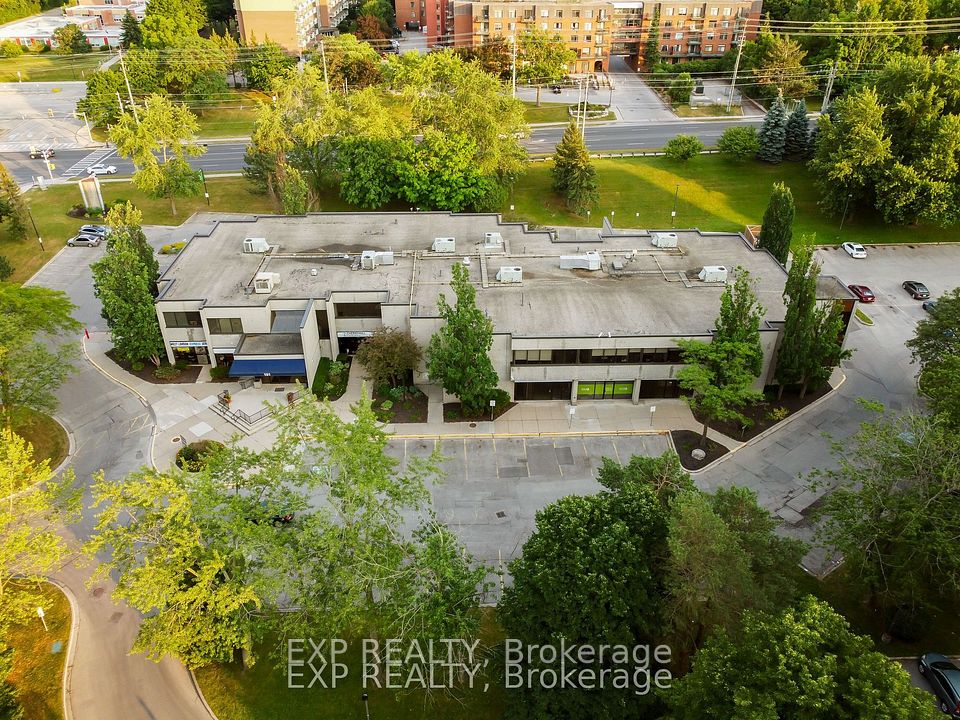 101 CHERRYHILL Boulevard 206, London North, ON N6H 4S4