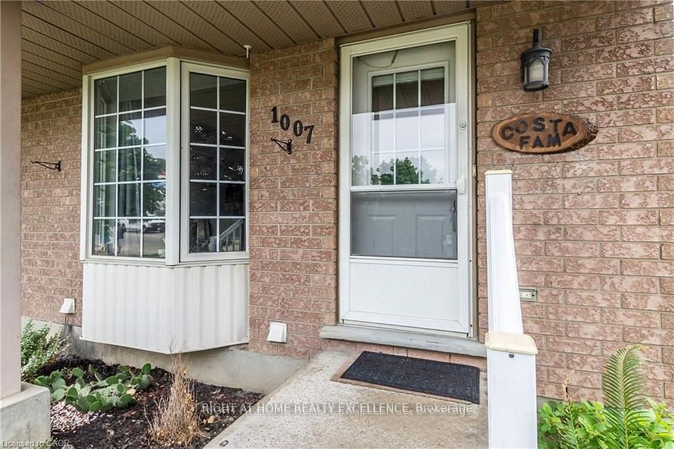 Semi-Detached at 1007 ELGIN Street N, Cambridge, ON N1R 8J4, Cambridge
