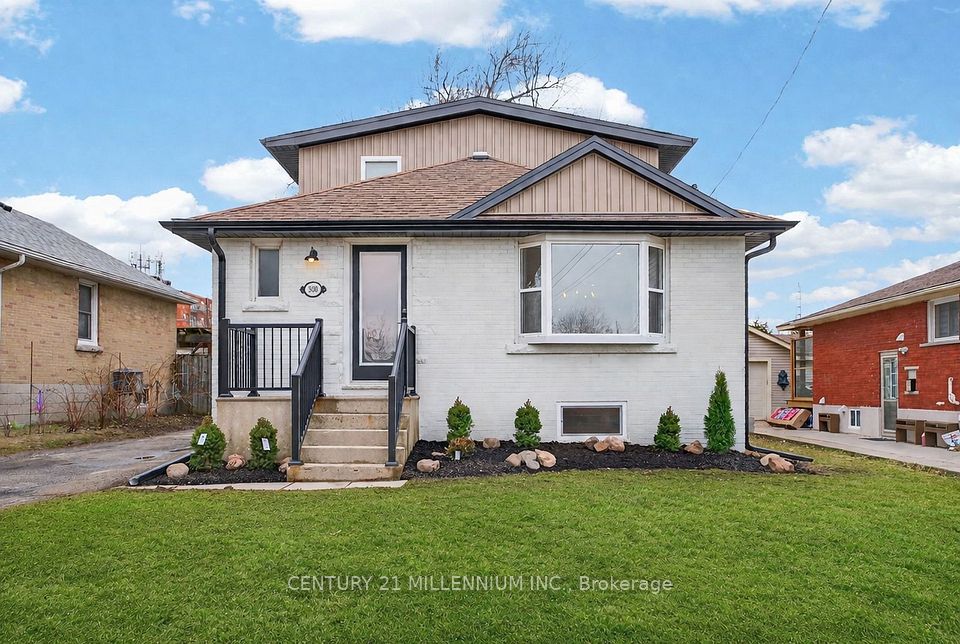 Detached at 330 East 15th Street Lower, Hamilton, ON L9A 4G5, Hamilton