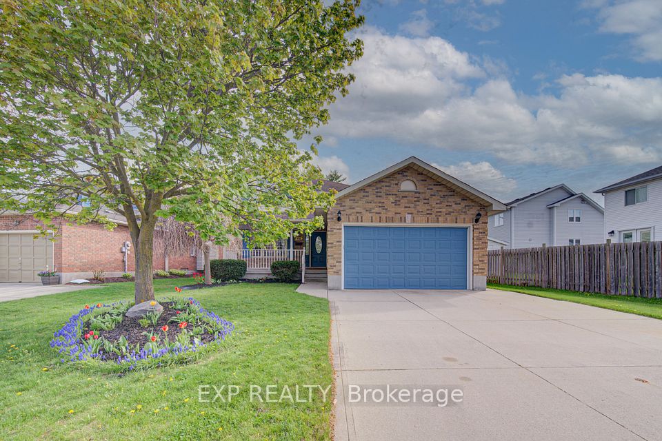 Detached at 225 Dartmoor Crescent, Waterloo, ON N2K 3S9, Waterloo