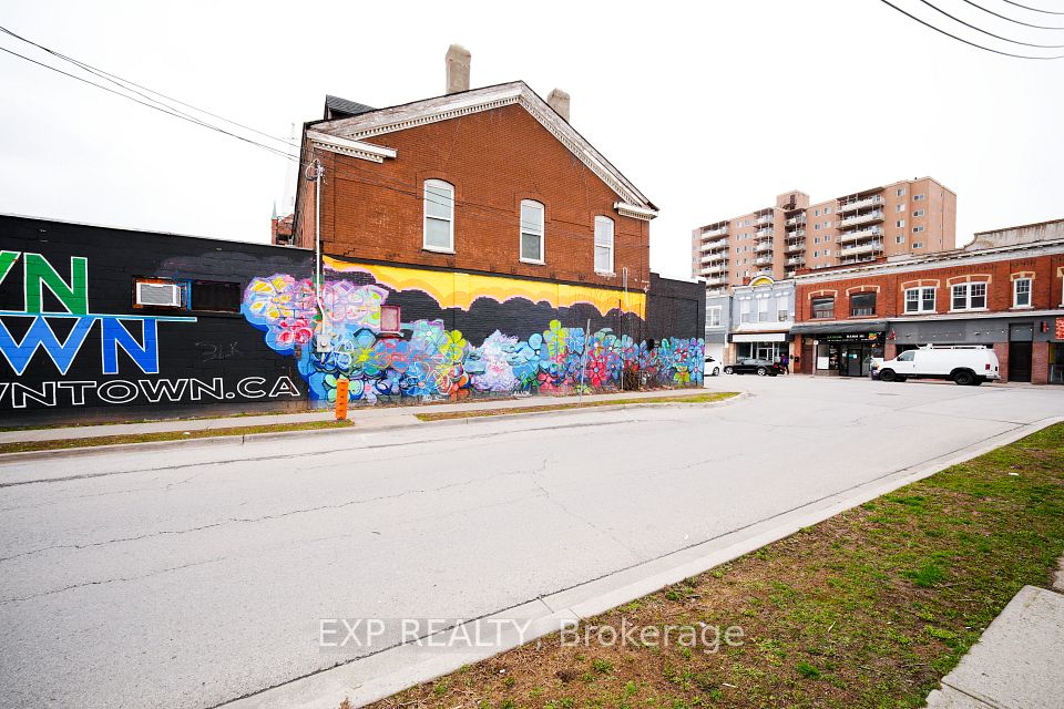 412 St Paul Street, St. Catharines, ON L2R 3N2
