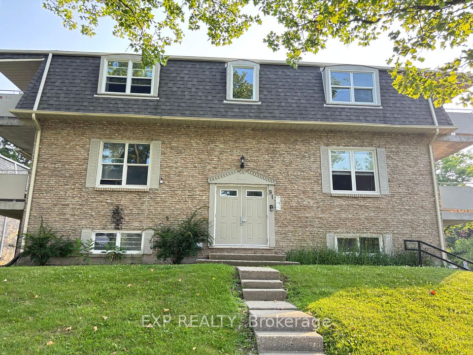 Condo Apartment at 91 Westmount Road N 3, Waterloo, ON N2L 2R7, Waterloo