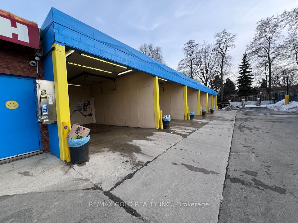 41 Rymal Road W, Hamilton, ON L9B 1B5