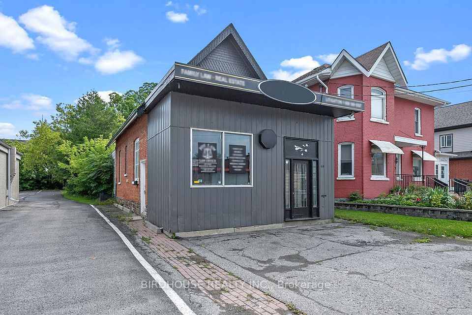 60 Lindsay Street S, Kawartha Lakes, ON K9V 2M2