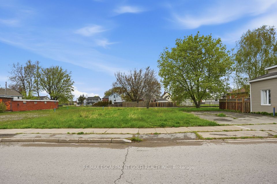 96 Fraser Street, Port Colborne, ON L3K 1E4