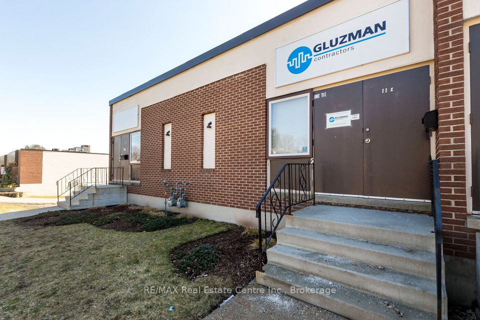 11 Paulander Drive E, Kitchener, ON N2M 5B6