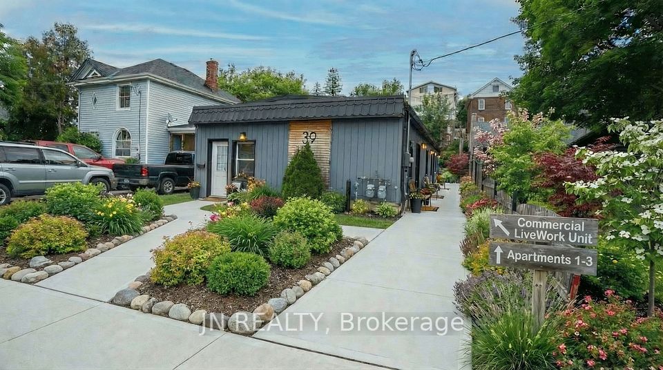 39 Shade Street Unit 1, Cambridge, ON N1R 4J6