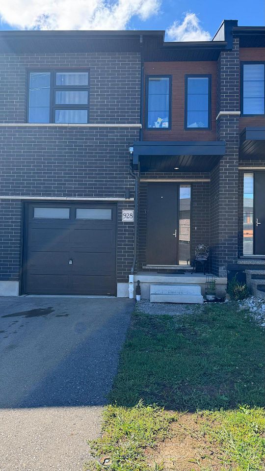 Att/Row/Townhouse at 928 Robert Ferrie Drive, Kitchener, ON N2R 0P9, Kitchener