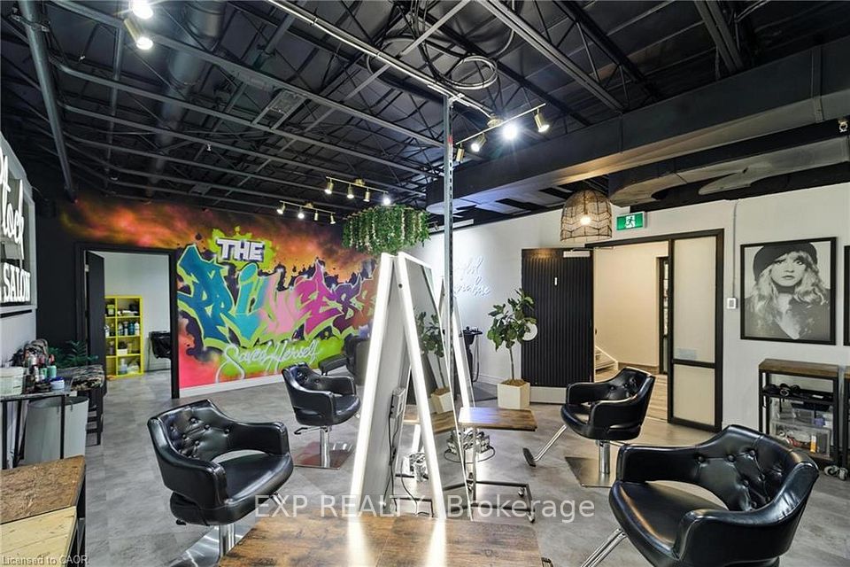 690 BELMONT Avenue 102, Kitchener, ON N2M 1N6