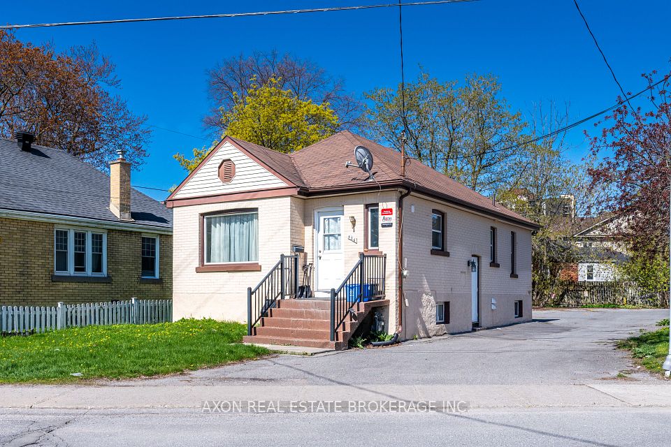 426 Macdonnell Street, Kingston, ON K7L 4E4