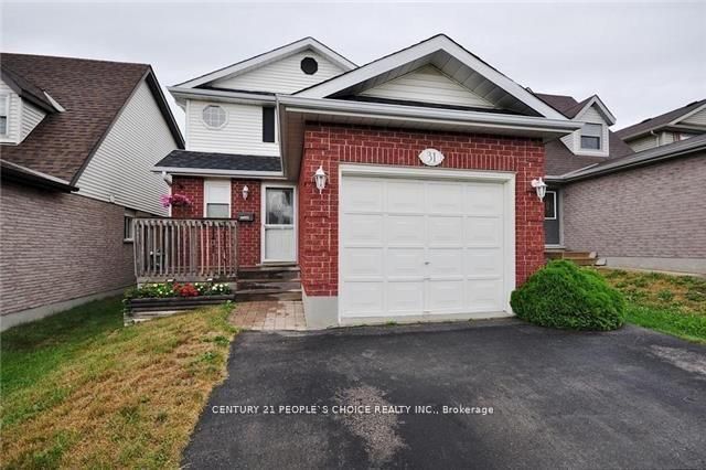 Detached at 31 Moss Place, Guelph, ON N1G 4V2, Guelph