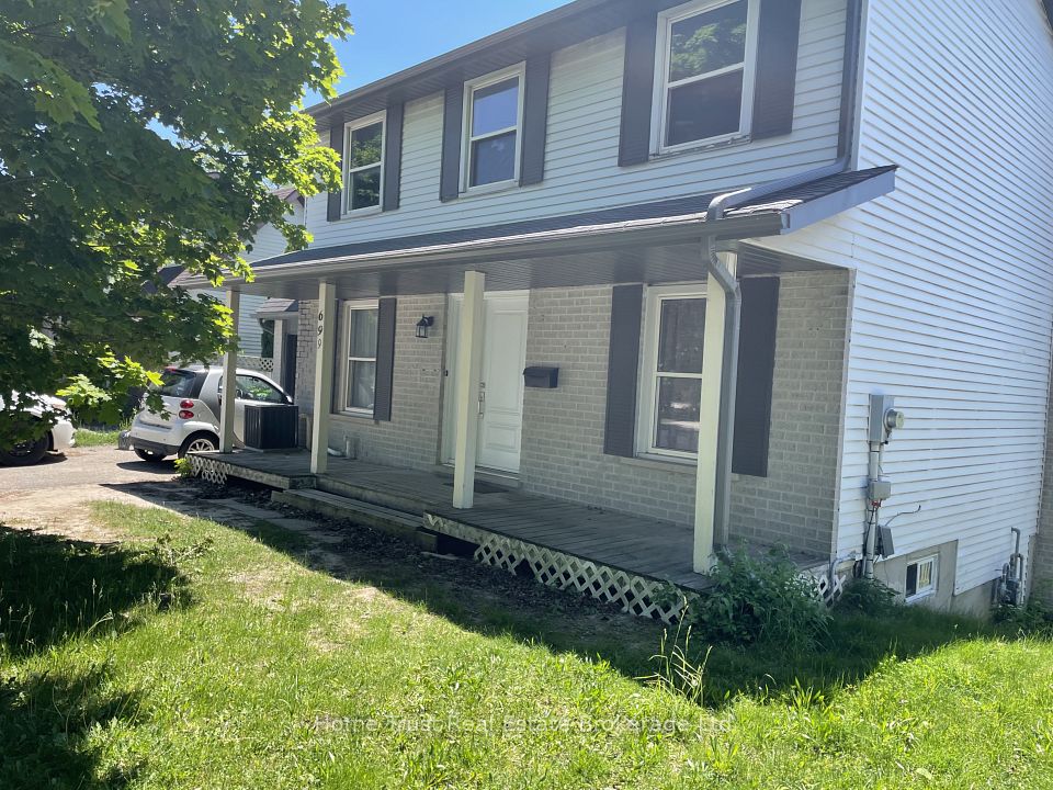 Detached at 699 Scottsdale Drive, Guelph, ON N1G 3P3, Guelph