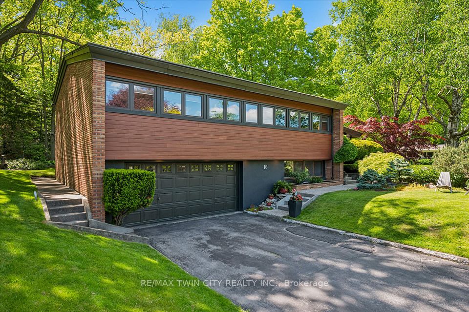 Detached at 16 Parkwood Drive, Cambridge, ON N1S 3K7, Cambridge