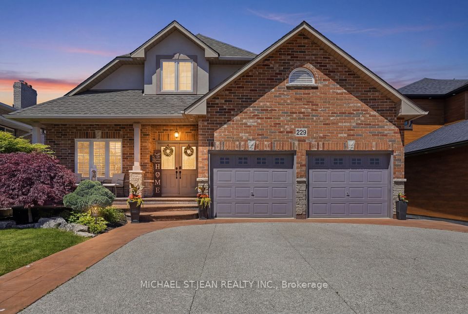 Detached at 229 Millen Road, Hamilton, ON L8E 2G8, Hamilton