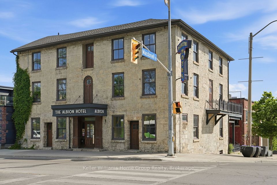 49 Norfolk Street A, Guelph, ON N1H 4J1