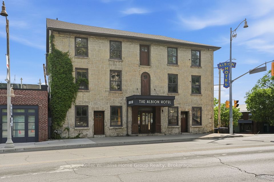 49 Norfolk Street B, Guelph, ON N1H 4J1