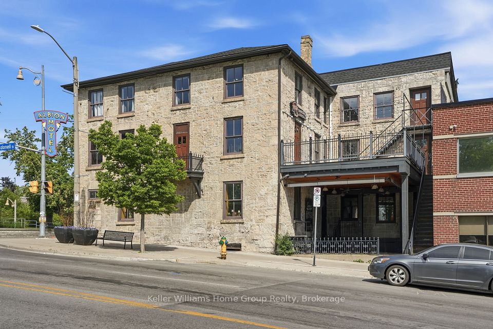 49 Norfolk Street C, Guelph, ON N1H 4J1
