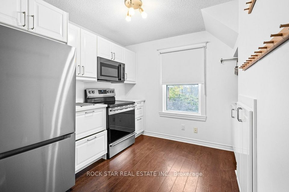 Detached at 15 Melrose Avenue N Upper, Hamilton, ON L8L 6X3, Hamilton
