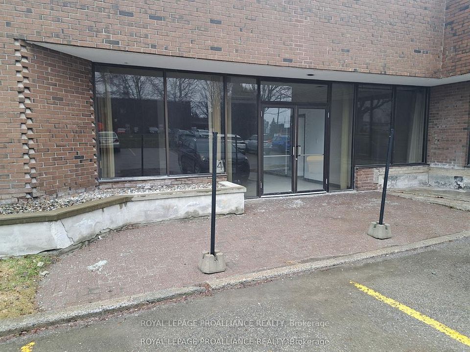 555 CALIFORNIA Avenue 4, Brockville, ON K6V 7N6