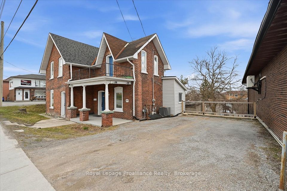 209 Dundas St. E., Street, Quinte West, ON K8V 1M1