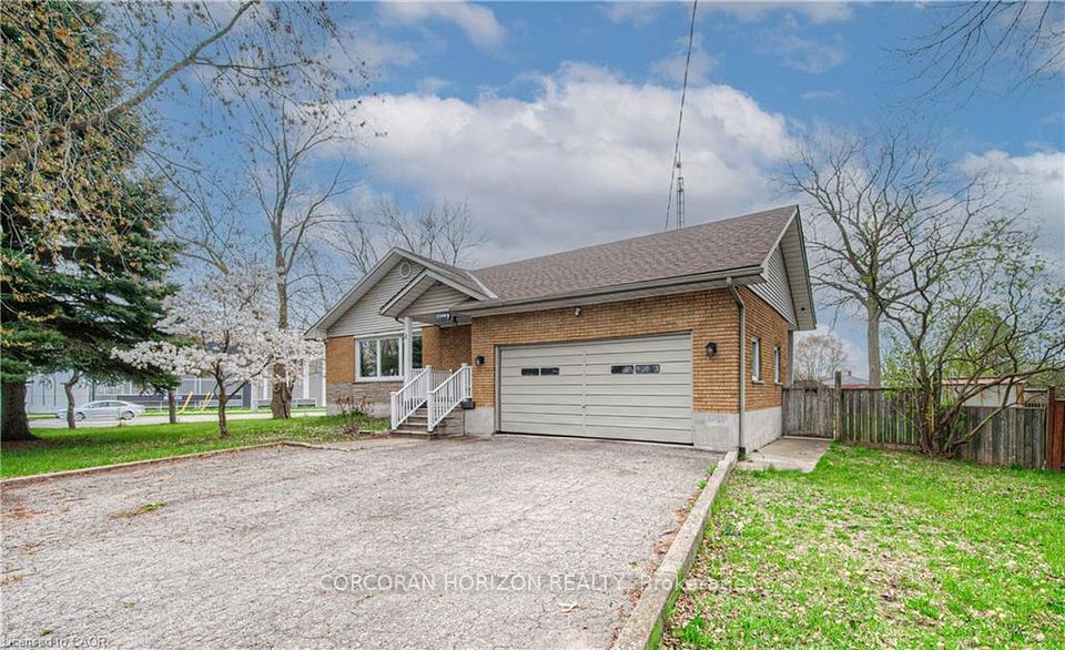 Detached at 2300 Fountain St Street, Cambridge, ON N3H 4R7, Cambridge