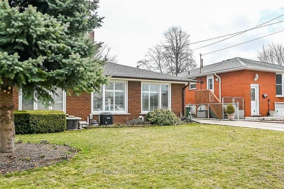 Semi-Detached  at 39 Glen Vista Drive, Hamilton, ON L8K 5V5, Hamilton