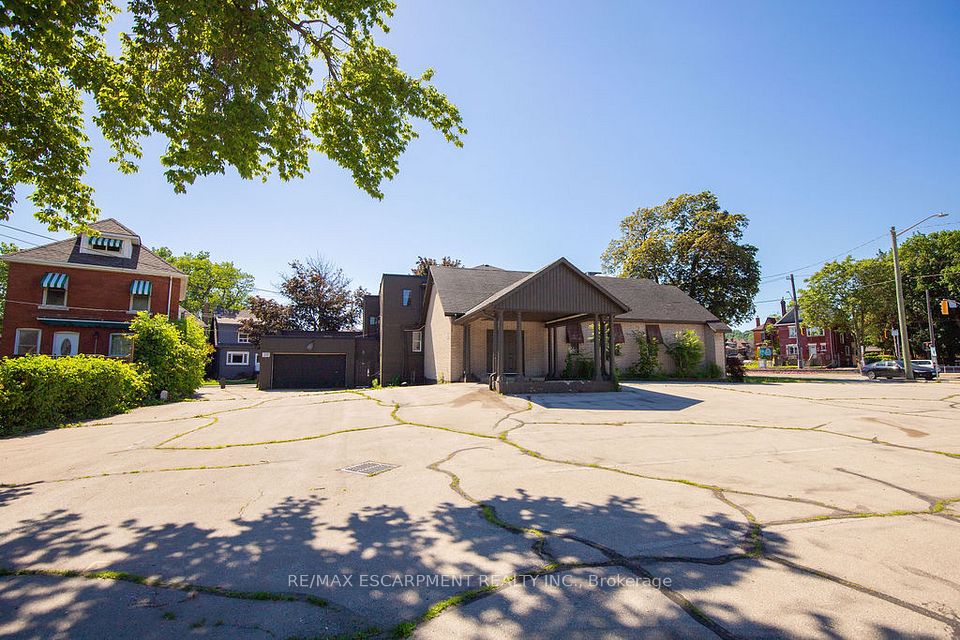 1309 King Street E, Hamilton, ON L8M 1H2