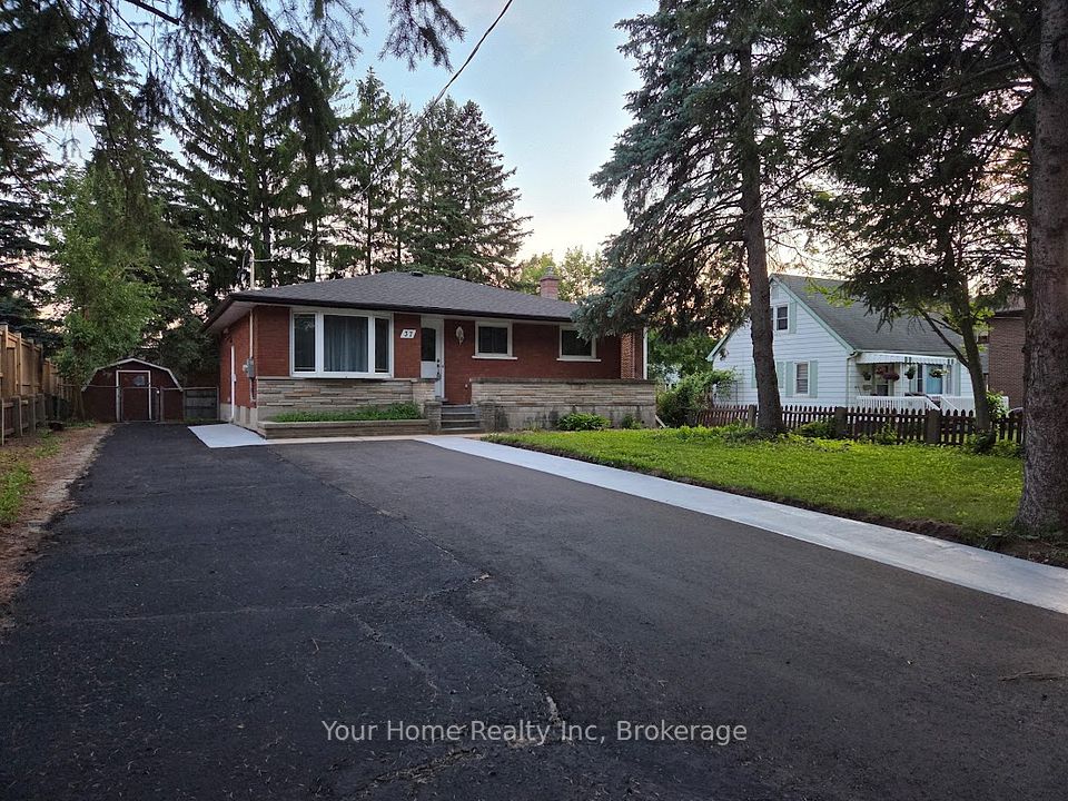 Detached at 37 Rutherford Drive E Main Floor, Kitchener, ON N2A 1P8, Kitchener
