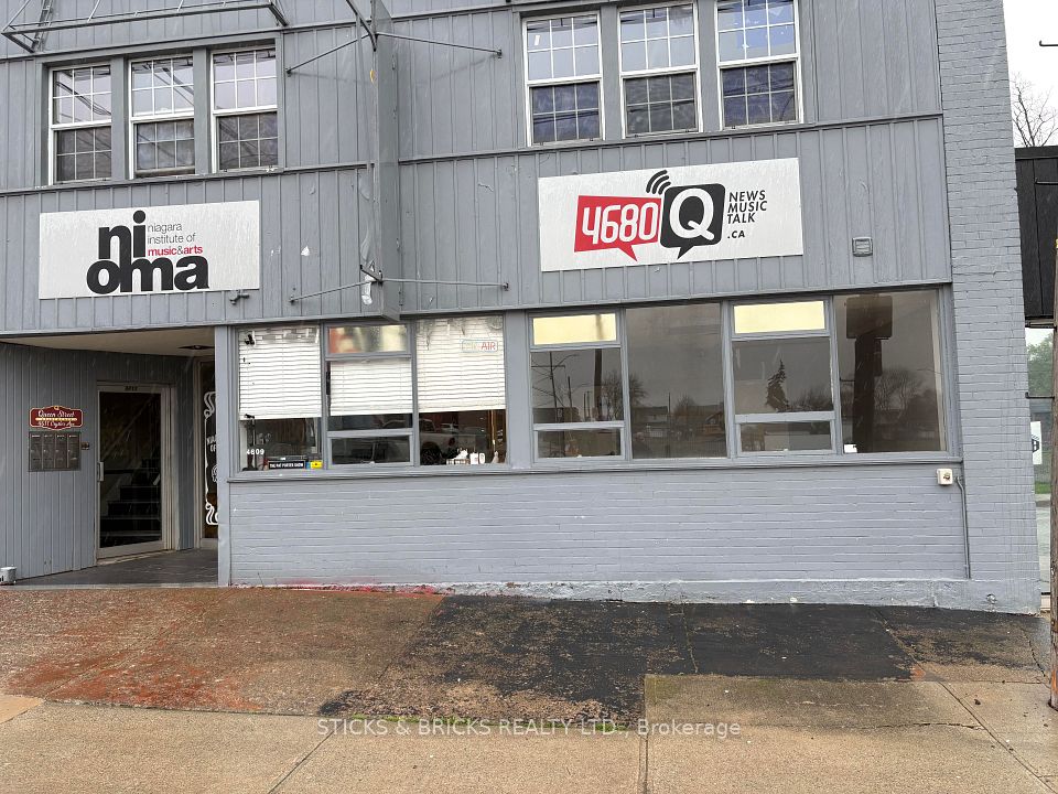 4609 Crysler Avenue, Niagara Falls, ON L2E 3V6