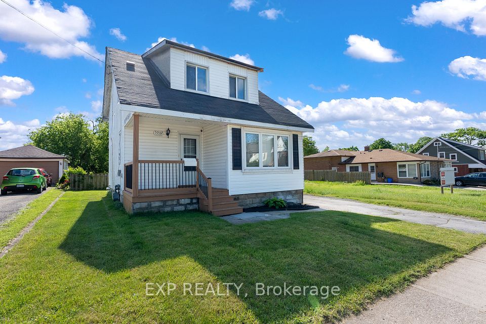 5932 Carlton Avenue, Niagara Falls, ON L2G 5J5