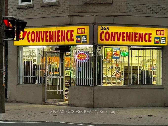 979 King Street E, Hamilton, ON L8M 1C3