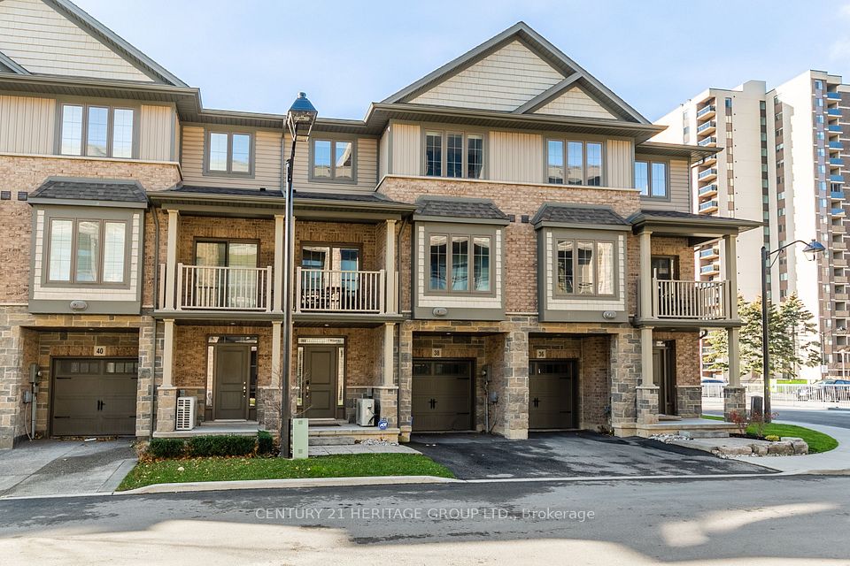 Att/Row/Townhouse at 38 Southshore Crescent, Hamilton, ON L8E 0J3, Hamilton